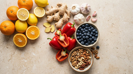 Immunstärkende Lebensmittel: Orangen, Zitronen, Ingwer, Knoblauch, Paprika, Beeren und Nüsse